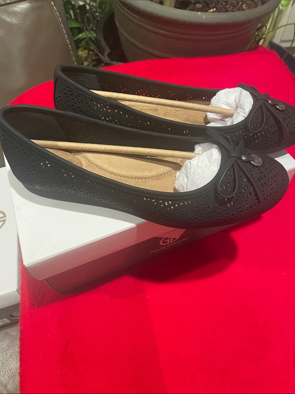 Giani Bernini Black Laser-Cut Bow Flats